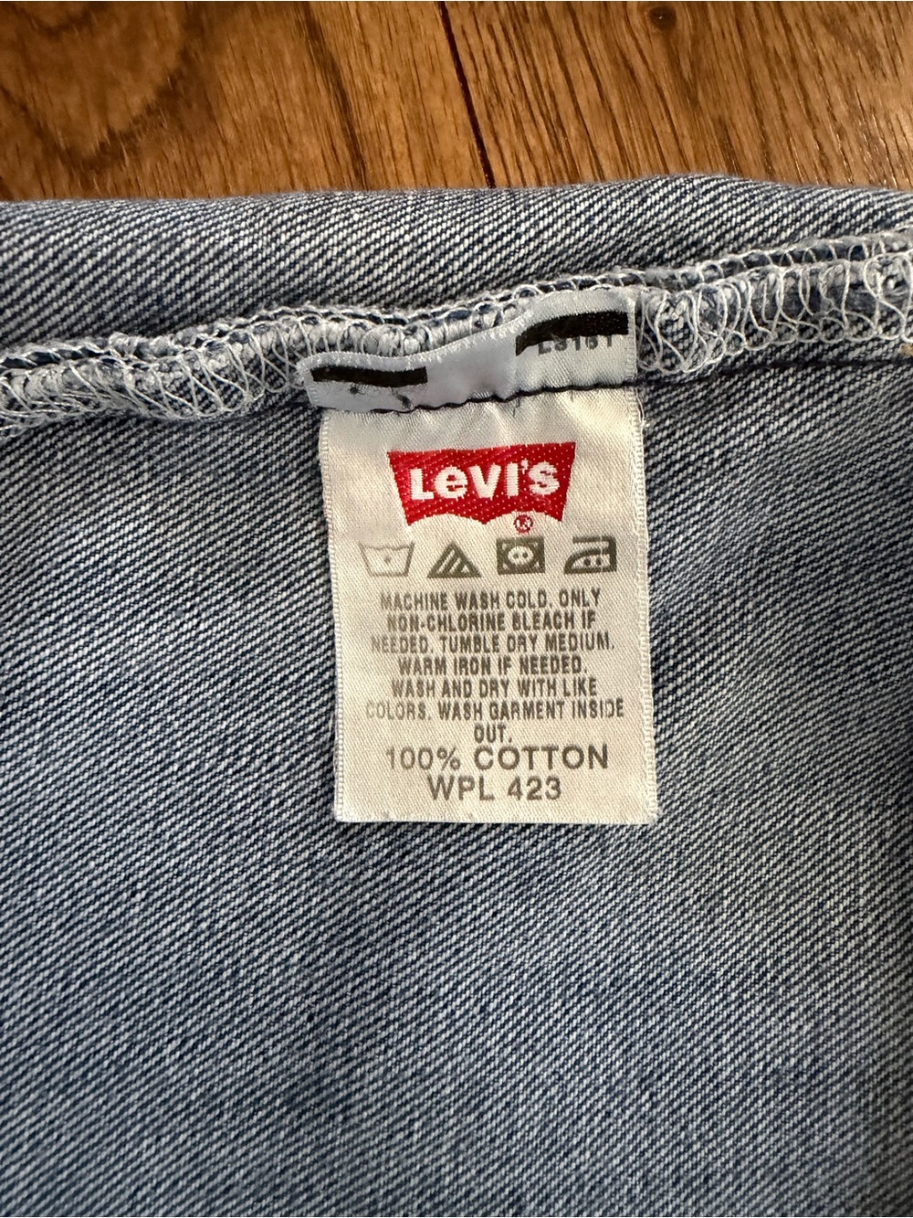 Vintage/Y2K Levi’s 501 Button Fly Straight-Leg Naturally Distressed Jeans - Picture 14 of 16